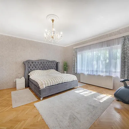 Deluxe Space And Apartment *